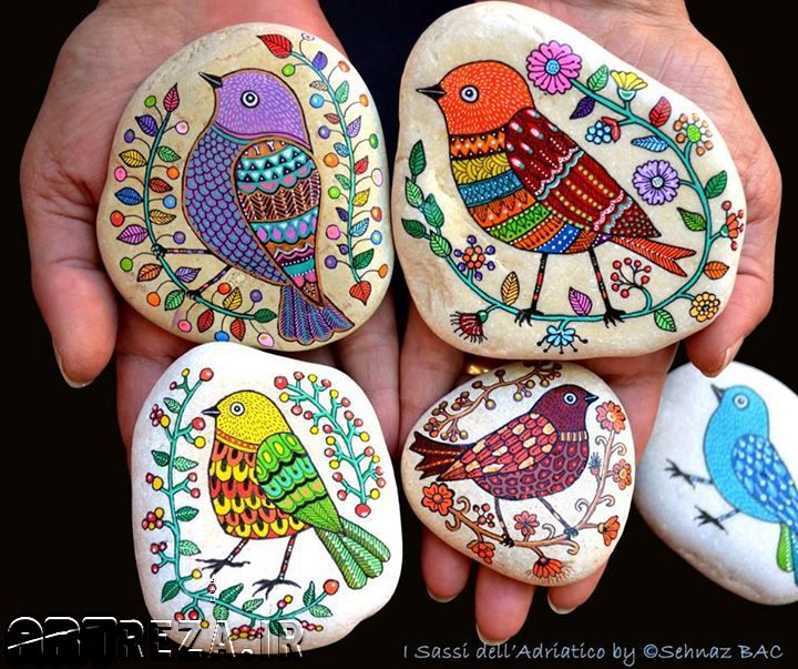 نقاشی گنجشک روی سنگها