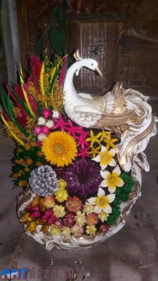 تزیین طاووس با گل خشک